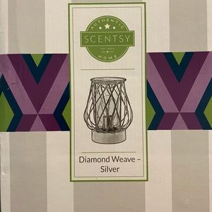 Scentsy Diamond Weave (Silver) warmer.